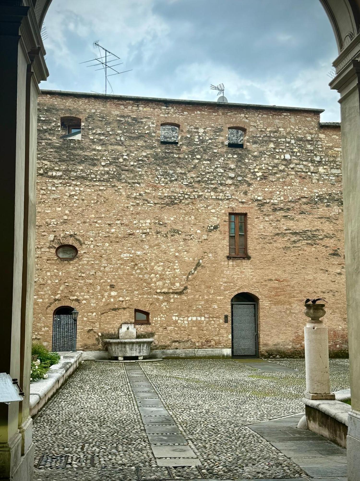 Dimora Legnazzi_A Gem In The Heart Of Brescia Leilighet Eksteriør bilde